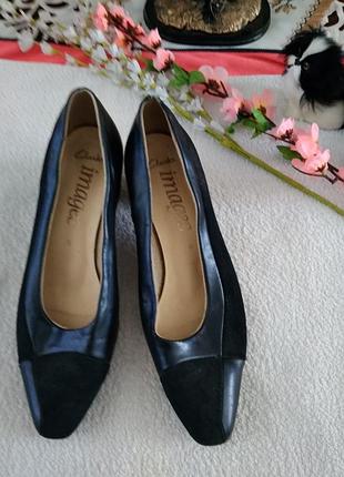 Туфлі.