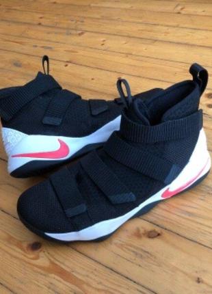 Кроссовки nike lebron soldier 11 оригинал 44-45 размер1 фото