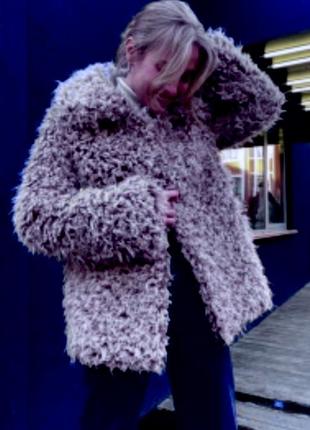 Плюшева пухнаста шубка