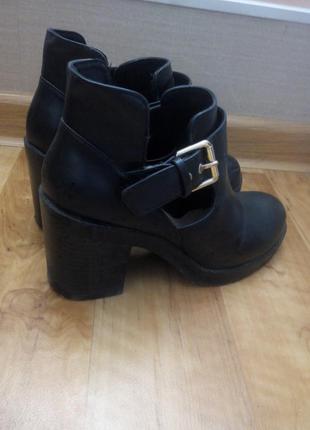 Ботинки на каблуке pull&bear