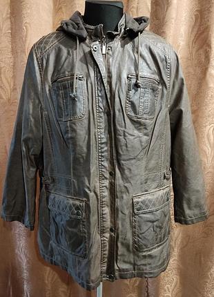 Жіноча демісезонна куртка з штучної шкіри