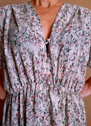 Новое бежевое платье-рубашка в милые цветочки8 фото