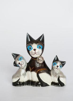 Статуетка кішка з котятами дерев’яні висоти 15 см1 фото