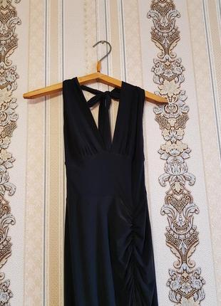 Стильное лёгкое эластичное платье, чёрное платье миди с разрезом, сукня через шею3 фото
