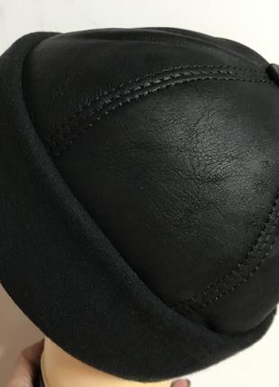 Чёрная мужская шапка шестиклинка из натуральной овчины 56-58-60