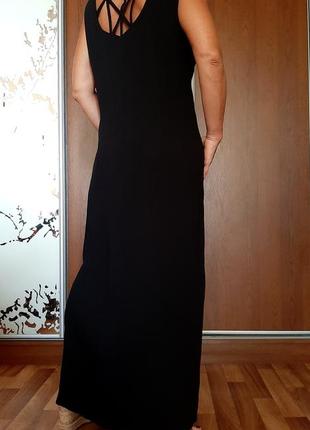 Стильное черное платье с акцентом из перламутровых пуговиц и разрезом из вискозы от everyday4 фото