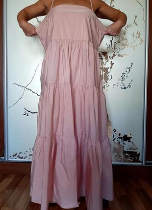 Перламутрово-розовое ярусное платье макси большого размера3 фото
