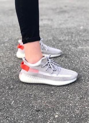 Adidas yeezy 350  женские кроссовки адилас ези