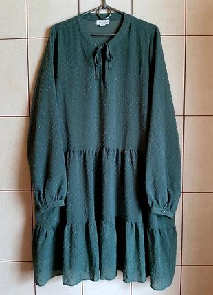 Ярусну зелену сукню з набивного шифону