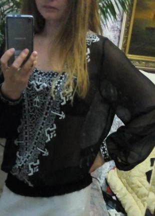 Шифонова блуза з вишивкою