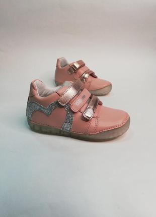 Кожаные туфли для девочки с led подсветкой1 фото