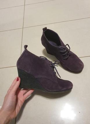 Ботинки сапожки черевики на танкетці фіолетові ботильйони