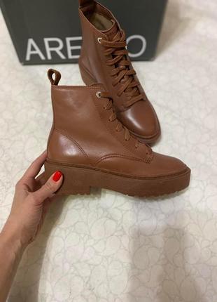 Arezzo новые кожаные ботинки оригинал