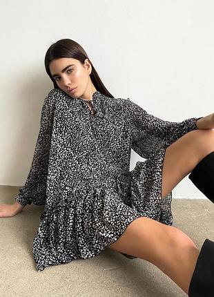 Ярусну сукню довжини міні з софта