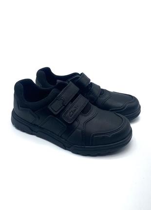 Оригінальні дитячі шкіряні кросівки clarks