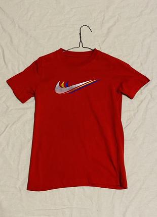 Красная футболка nike1 фото