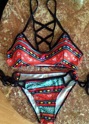 Купальник різнобарвний з орнаментом