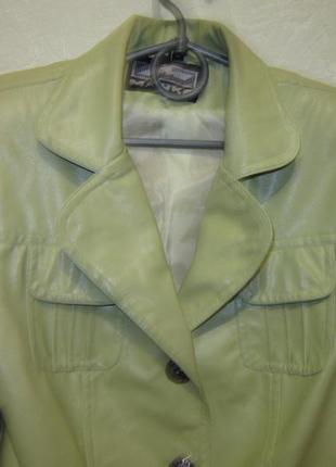 Демисезонная куртка из кожзама, р.442 фото