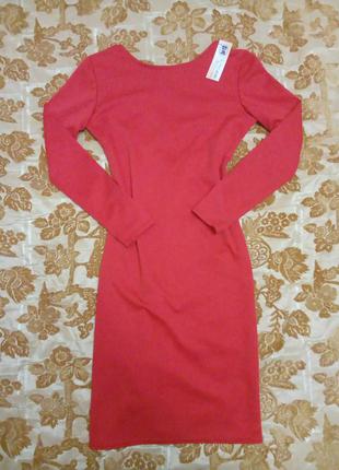 Гарне плаття з відкритою спинкою. розмір l.