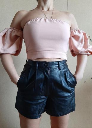 Пудровый топ с объемным рукавами