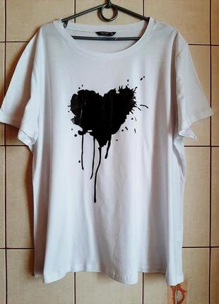 Натуральная белоснежная футболка с черным сердцем 100% хлопок