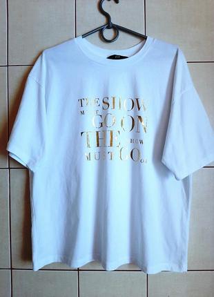 Белоснежная базовая хлопковая футболка с принтом