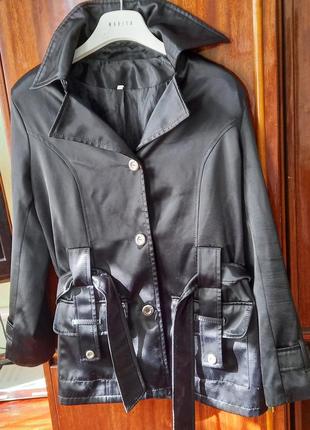 Плащ жіночий