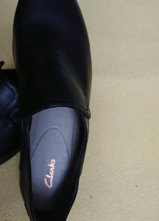 Брендові фірмові легкі шкіряні туфлі clarks,оригінал,нові,розмір 42(8анг.).5 фото