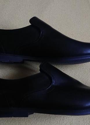 Брендові фірмові легкі шкіряні туфлі clarks,оригінал,нові,розмір 42(8анг.).3 фото