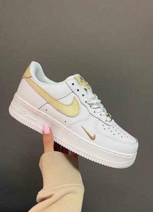 Кросівки жіночі найк nike air force1 фото