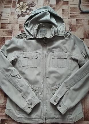 Классная   плотная ветровка