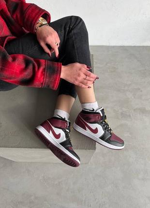 Nike air jordan 1 mid se black dark beetroot новинка женские бордовые кроссовки найк джордан весна лето осень жіночі бордові трендові кросівки1 фото