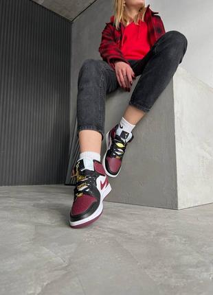 Nike air jordan 1 mid se black dark beetroot новинка жіночі бордові кросівки найк джордан весна літо осінь жіночі бордові трендові кросівки3 фото