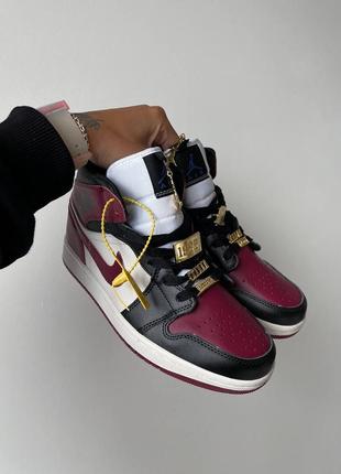 Nike air jordan 1 mid se black dark beetroot новинка женские бордовые кроссовки найк джордан весна лето осень жіночі бордові трендові кросівки9 фото