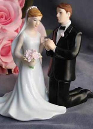 Фігурка нареченого і нареченої на весільний торт 10641 фото