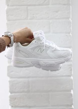 New balance 530 white трендові білі брендові кросівки беланс весна літо осінь жіночі білі класичні стильні кросівки демісезон10 фото