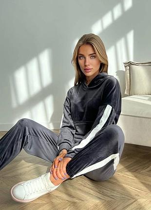 Велюровый костюм