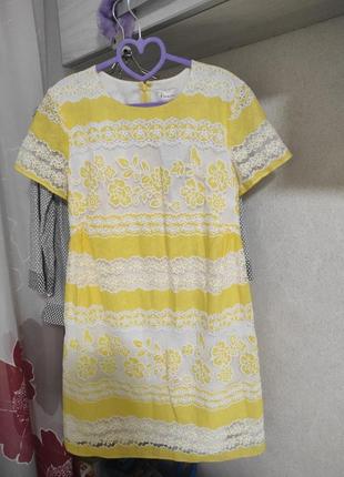 Oliver bonas кружевна сукня платье жовта