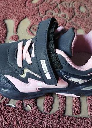 Кроссовки на девочку