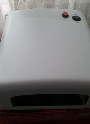 Уф-лампа для нігтів