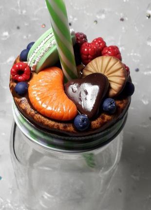 Чашка с лепкой из полимерной глины ручной работы