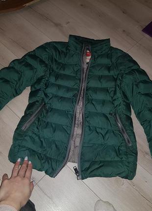 Куртка ,курточка зелена ,коротка ,s,m