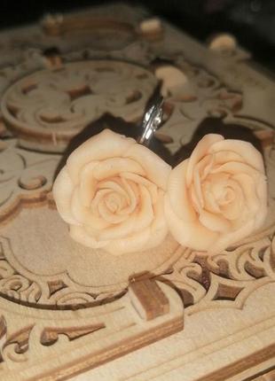 Серьги розы