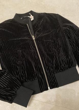 Актуальний бомпер! розпродаж!!!!!!! & other stories