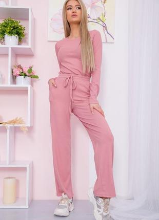 Жіночий костюм