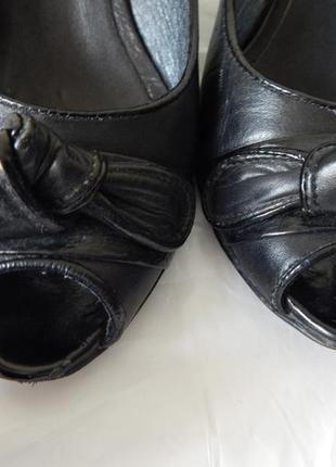 Кожаные туфли с открытым носком3 фото