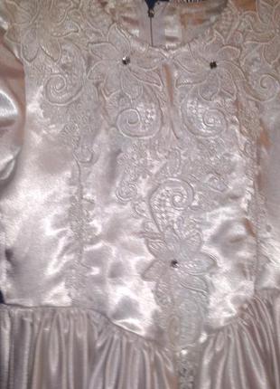 Плаття випускне біле атласне 5