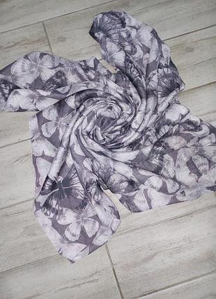 Красивий шарф палантин