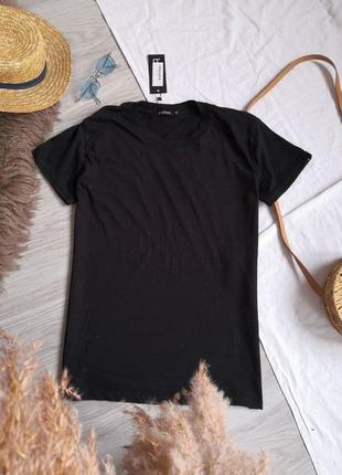 Чорна базова щільна футболка з круглим вирізом