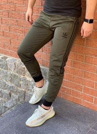 Чоловічі спортивні штани adidas